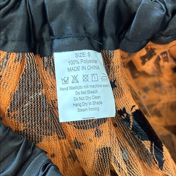 Girls Halloween T-Shirt and Skirt Bundle - Picture 4 of 5